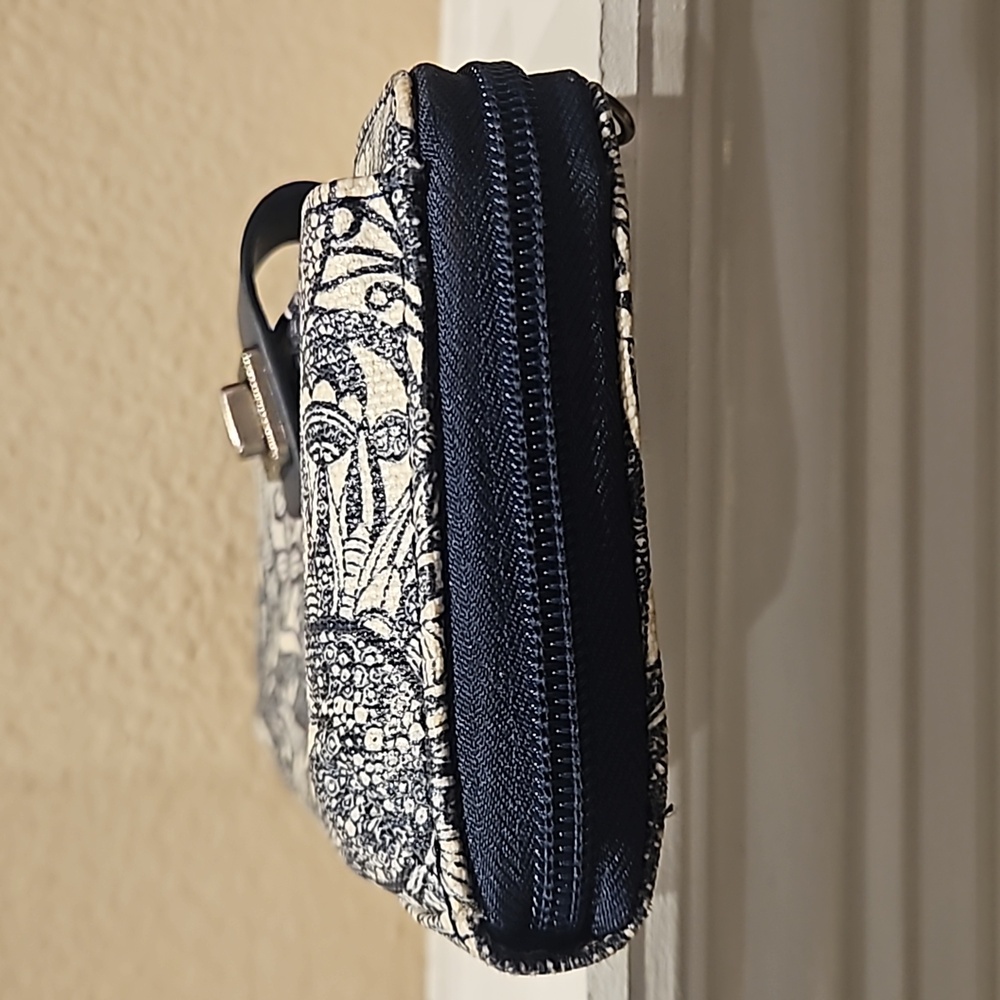 Sakroots Wallet Cell Phone Holder Crossbody Bag - Picture 10 of 13